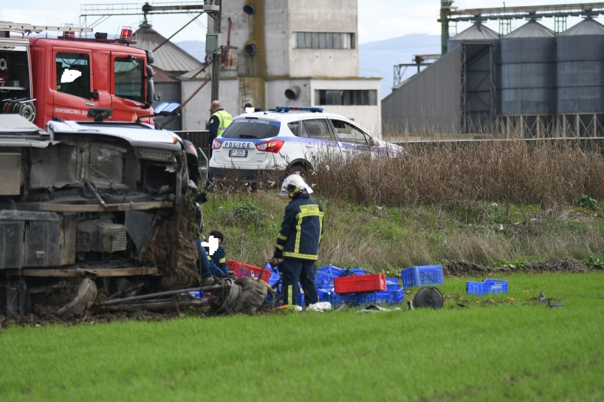 Λάρισα: Τροχαίο στην εθνική Λάρισας - Βόλου, νεκρός οδηγός φορτηγού
