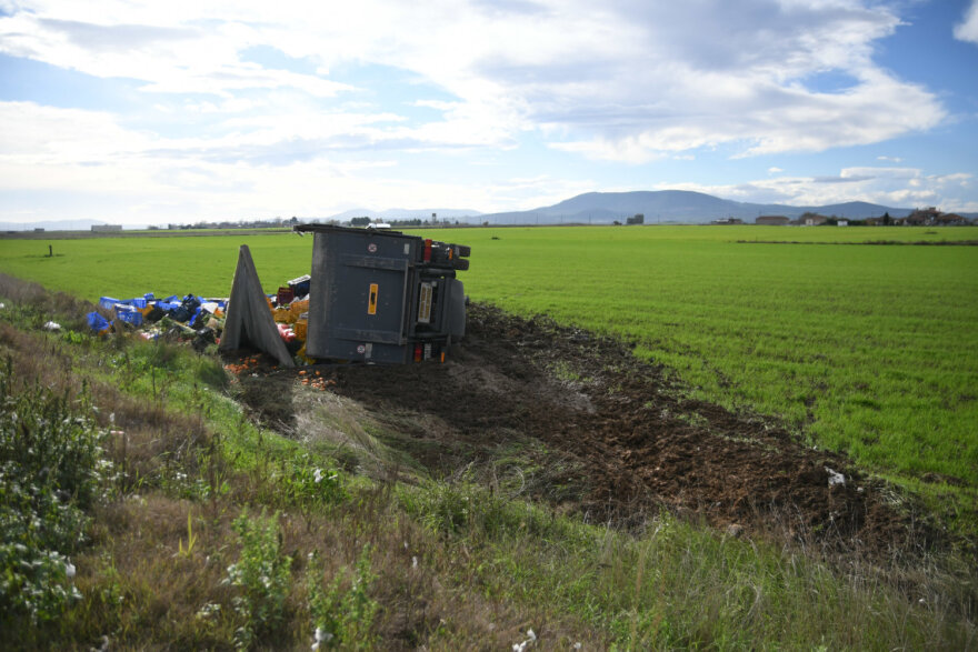 Λάρισα: Τροχαίο στην εθνική Λάρισας - Βόλου, νεκρός οδηγός φορτηγού