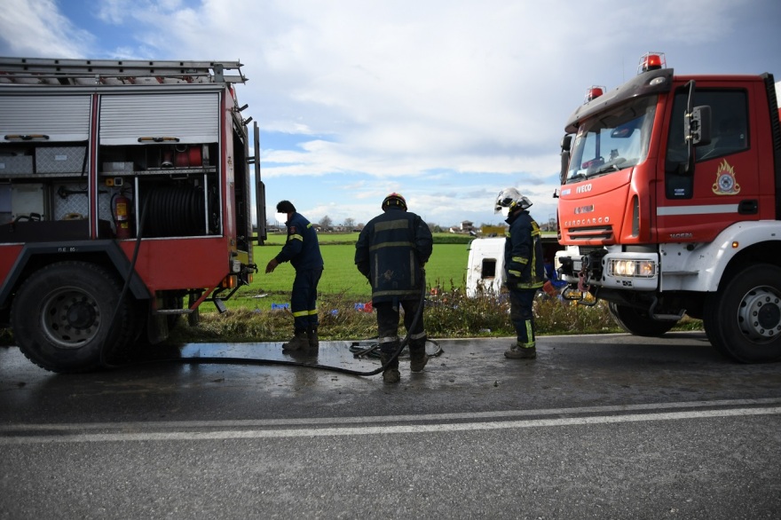 Λάρισα: Τροχαίο στην εθνική Λάρισας - Βόλου, νεκρός οδηγός φορτηγού