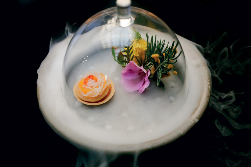 Ντομινίκ Κρεν: Η chef με τα 3 αστέρια Michelin μας κάνει το τραπέζι