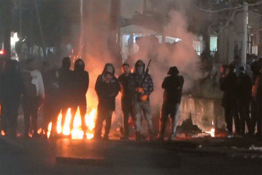 Ρομά: Σπάει το «άβατο» των καταυλισμών για όπλα και ναρκωτικά