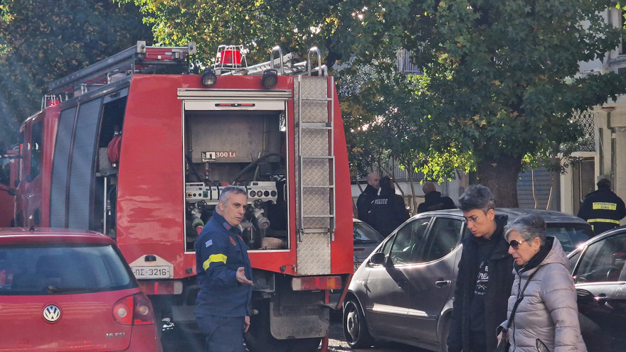 Φωτιά σε διαμέρισμα στη Θεσσαλονίκη - Άνδρας πήδηξε στο διπλανό μπαλκόνι για να σωθεί