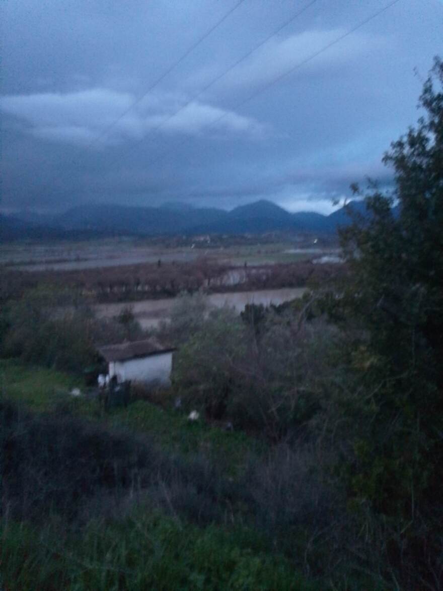 Θεσπρωτία: Υπερχείλισε ο ποταμός Καλαμάς - Αποκλεισμένοι τρεις οικισμοί