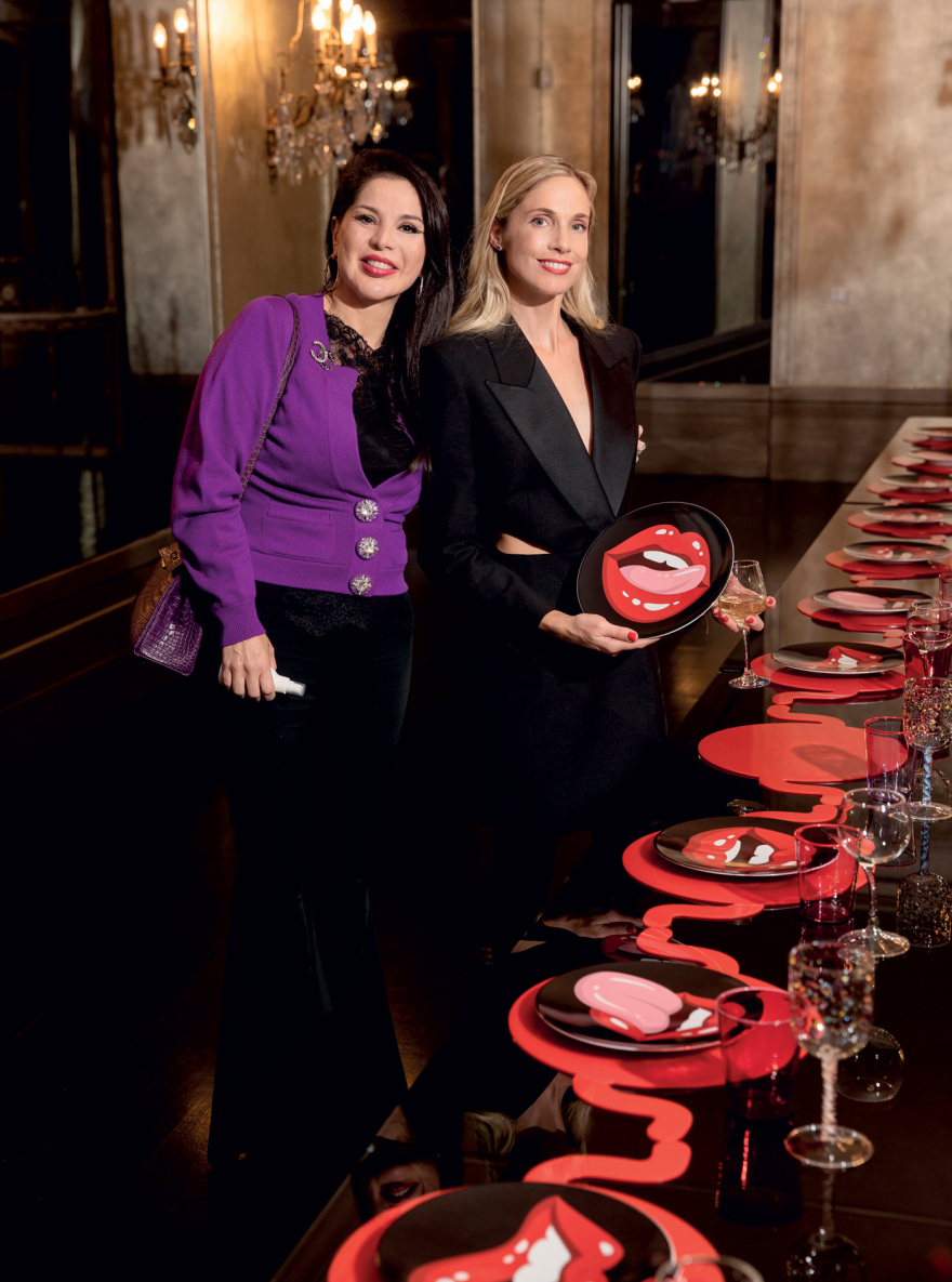 Τα pop art φιλιά της Έμιλυς Βαφειά 