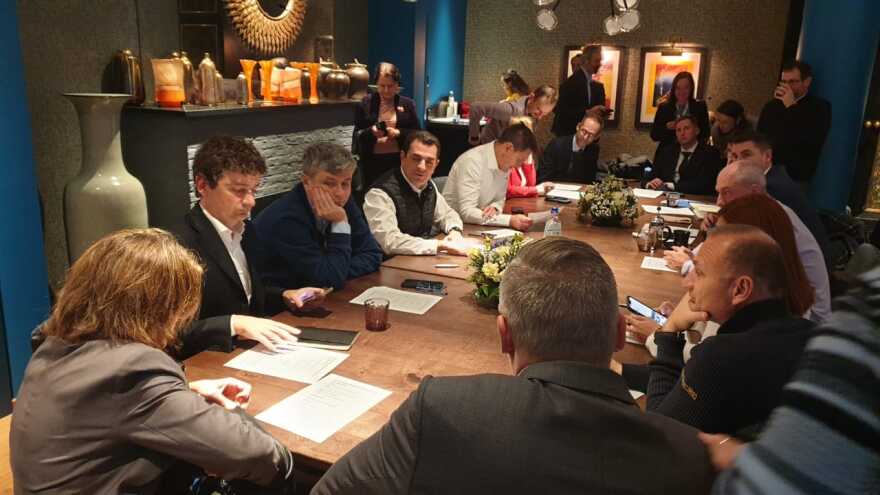 Βρυξέλλες: Μαραθώνιες διαβουλεύσεις για συμφωνία στο πλαφόν φυσικού αερίου