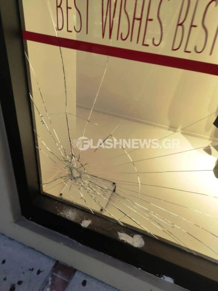 Κρήτη: Έσπασαν βιτρίνες στο Ηράκλειο στην πορεία για τον θάνατο του 16χρονου Ρομά