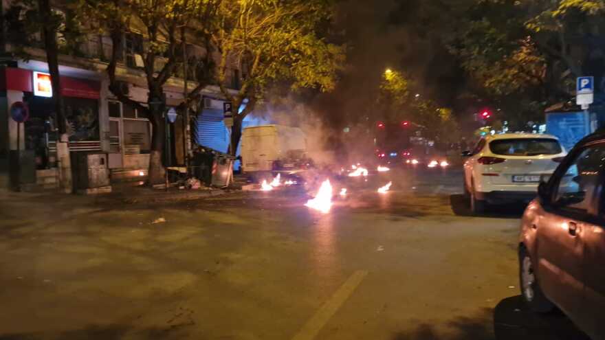 Θεσσαλονίκη: Επεισοδιακή πορεία με μολότοφ και χημικά για τον θάνατο του 16χρονου Ρομά