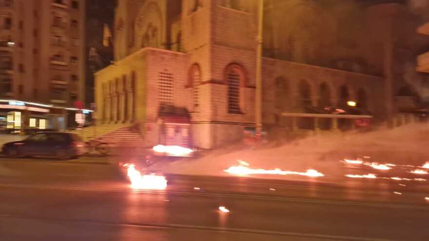 Θεσσαλονίκη: Επεισοδιακή πορεία με μολότοφ και χημικά για τον θάνατο του 16χρονου Ρομά