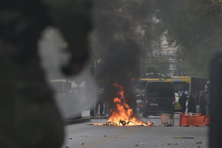 Νομική Σχολή Αθηνών: Τελεί υπό κατάληψη - Στις 32 οι προσαγωγές