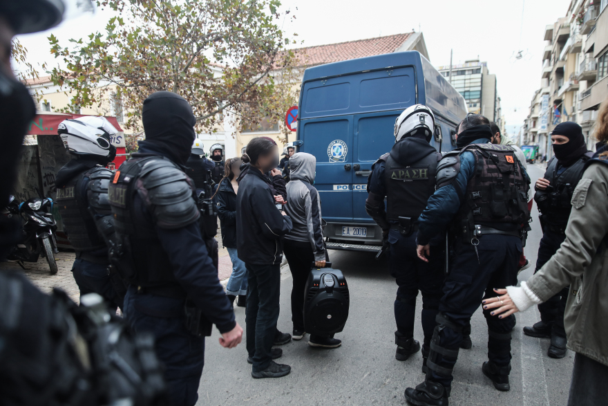 Νομική Σχολή Αθηνών: Τελεί υπό κατάληψη - Στις 32 οι προσαγωγές