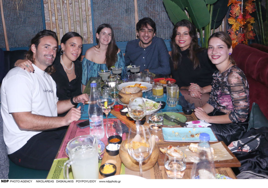 Σασμός: Οι πρωταγωνιστές της σειράς σε βραδινή έξοδο - Δείτε φωτογραφίες