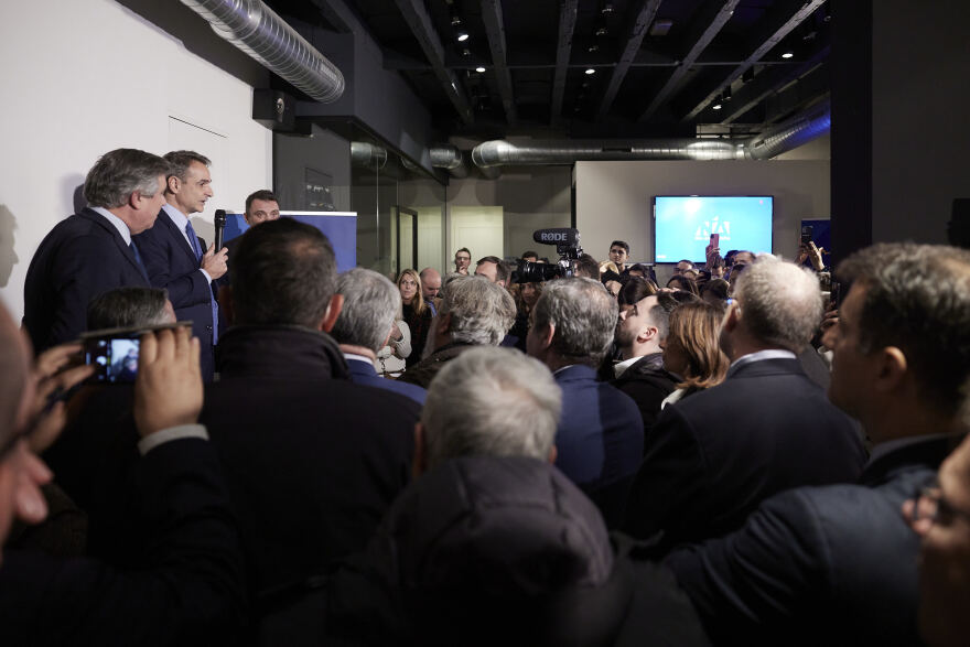 Μητσοτάκης: Μικρότητα να «φορτώνεις» ένα στέλεχος του ΠΑΣΟΚ στη ΝΔ - Ο Ανδρουλάκης θέλει να συγκυβερνήσει με τον ΣΥΡΙΖΑ