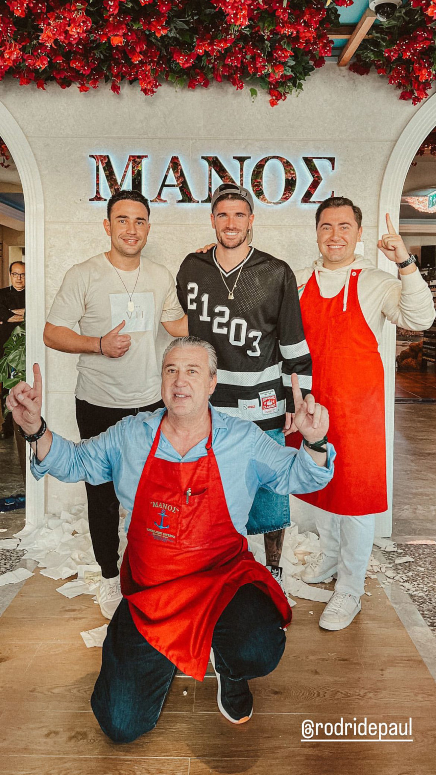 Μουντιάλ 2022: Στην περίφημη ελληνική ταβέρνα «Ο Μάνος» στο ρεπό του ο Ντε Πολ της Αργεντινής