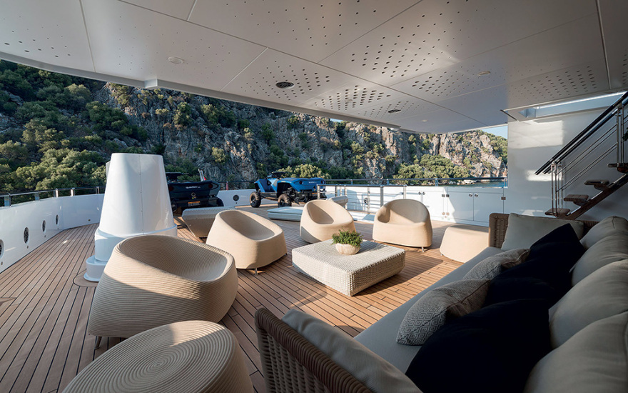 Κnives Οut: Glass Onion - Ο πράκτορας 007 λύνει το μυστήριο στις Σπέτσες 