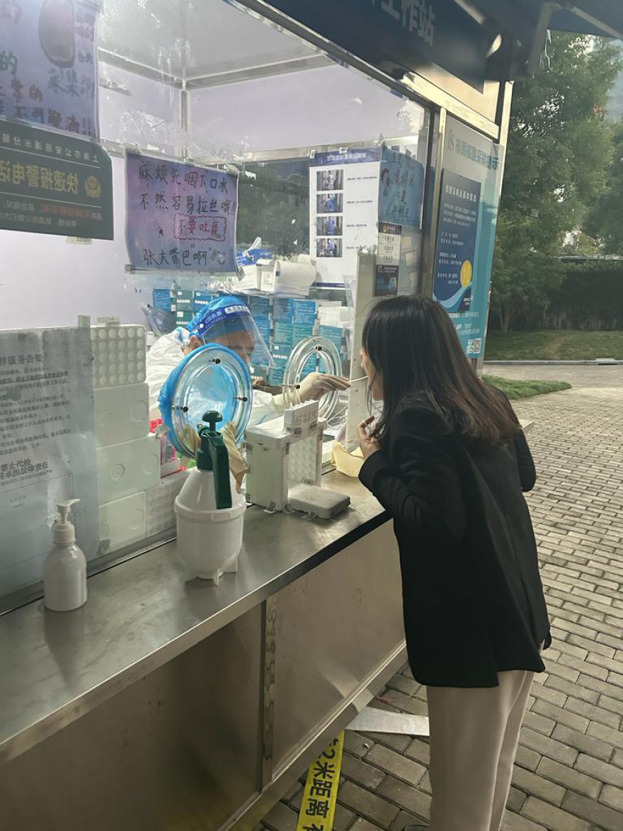 Κορωνοϊός - Κίνα: Τι αποκαλύπτει ο Έλληνας που «αποκλείστηκε» στην καραντίνα της Σανγκάης