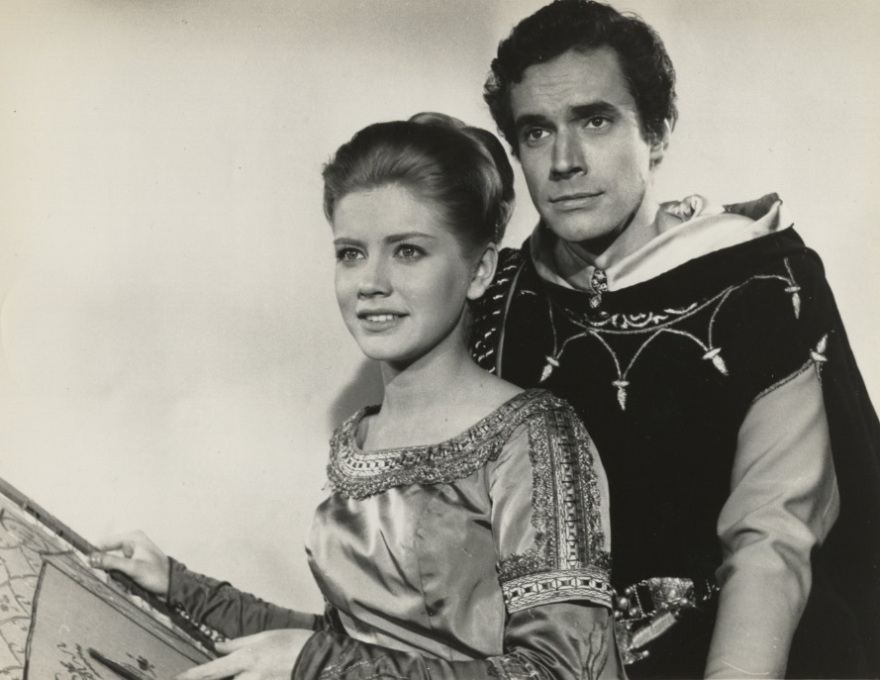 Ντολόρες Χαρτ: H λαμπερή πρωταγωνίστρια που παράτησε το Χόλιγουντ για να γίνει καλόγρια