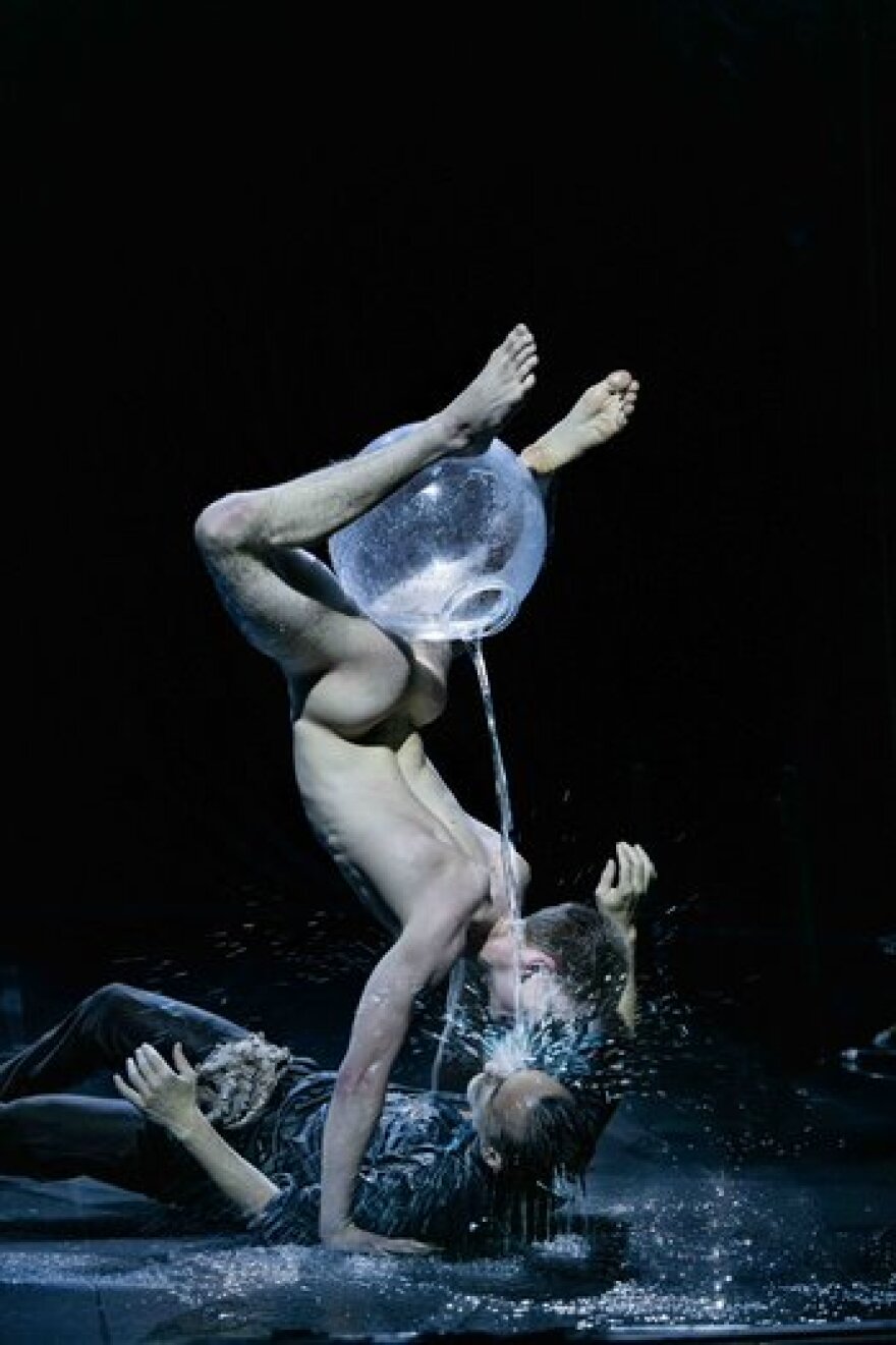 Δημήτρης Παπαϊωάννου: Ανακοινώνει επτά νέες παραστάσεις και αποκαλύπτει τα μυστικά του «INK»