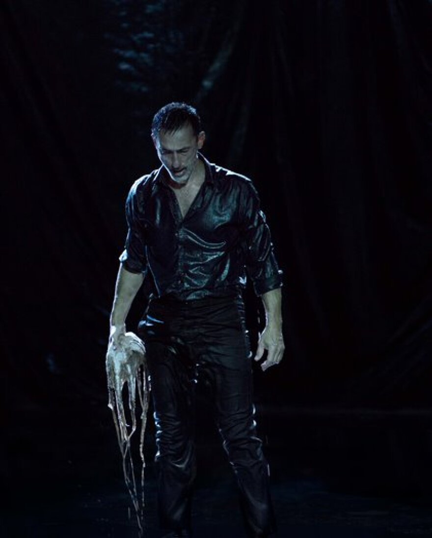 Δημήτρης Παπαϊωάννου: Ανακοινώνει επτά νέες παραστάσεις και αποκαλύπτει τα μυστικά του «INK»