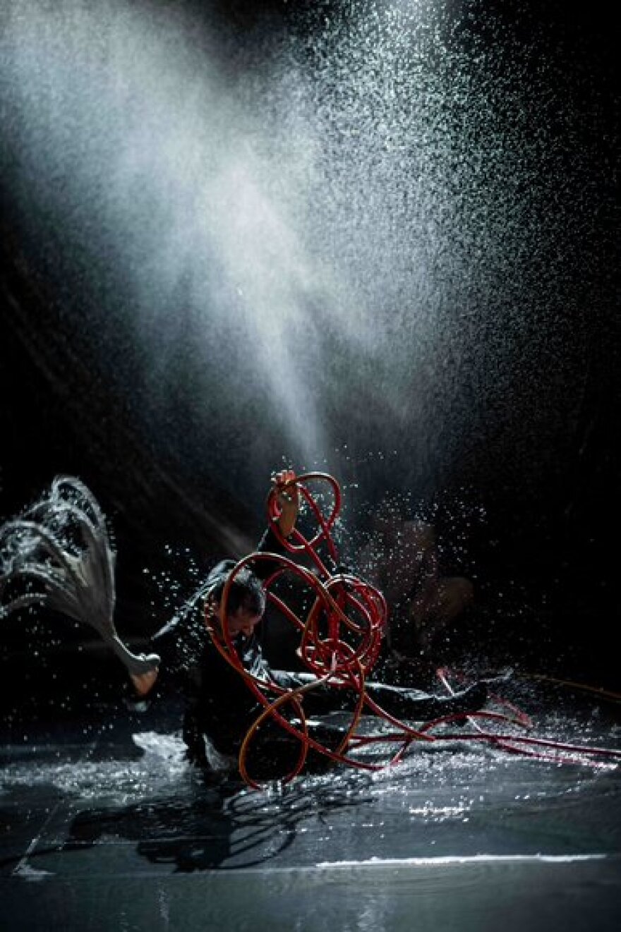 Δημήτρης Παπαϊωάννου: Ανακοινώνει επτά νέες παραστάσεις και αποκαλύπτει τα μυστικά του «INK»