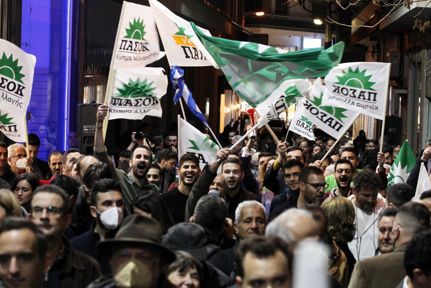 Χριστοδουλάκης: «Η αλλαγή είναι εδώ» - Πλήθος κόσμου στα εγκαίνια του πολιτικού του γραφείου 