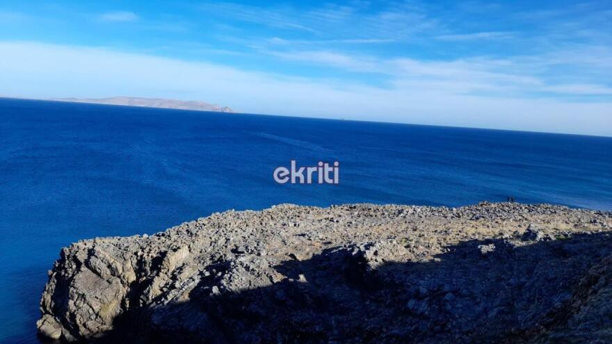 Ηράκλειο: Μονοκινητήριο αεροσκάφος κατέπεσε στη θάλασσα - Νεκρός ο ένας από τους δύο επιβαίνοντες