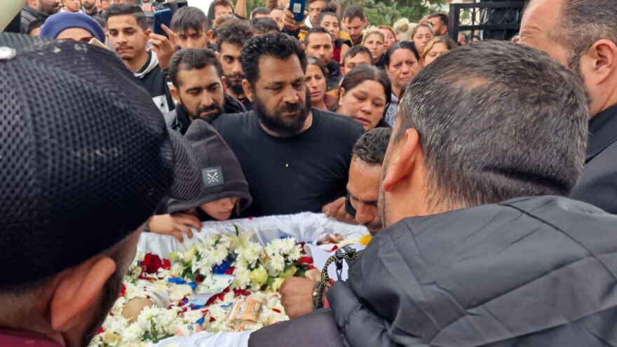 Θεσσαλονίκη: Οι Ρομά αποχαιρέτησαν τον 16χρονο με δάκρυα και μουσική