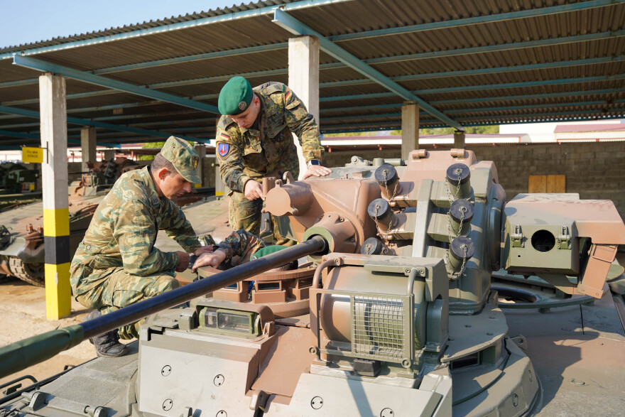 Βίντεο: Η εκπαίδευση των πληρωμάτων με τα τεθωρακισμένα Marder στην Ξάνθη