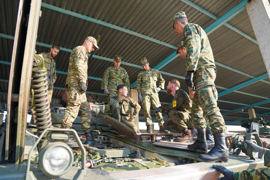 Βίντεο: Η εκπαίδευση των πληρωμάτων με τα τεθωρακισμένα Marder στην Ξάνθη