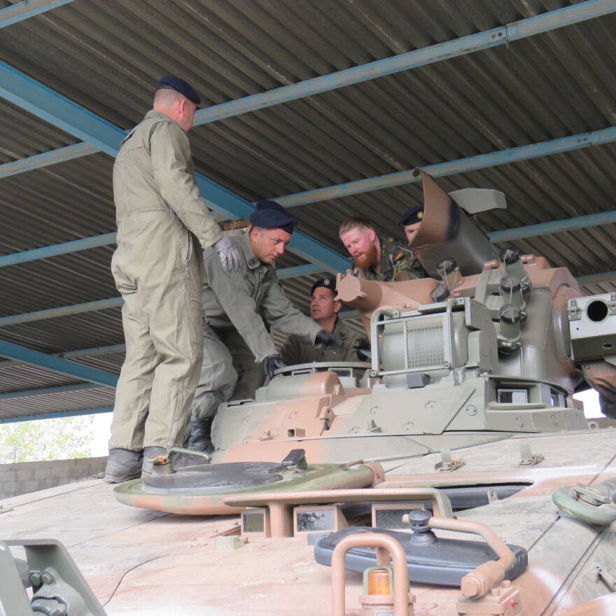 Βίντεο: Η εκπαίδευση των πληρωμάτων με τα τεθωρακισμένα Marder στην Ξάνθη