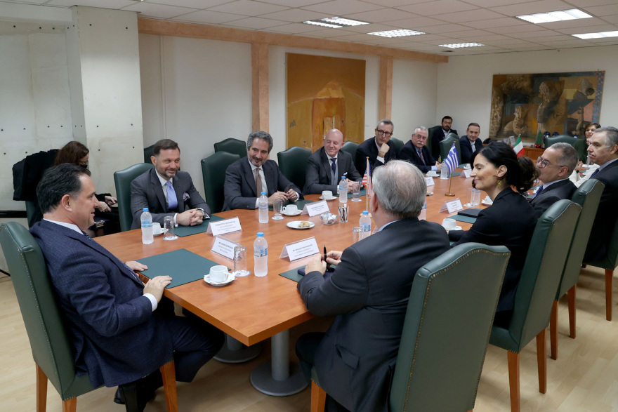 Ναυπηγεία Ελευσίνας: Υπεγράφη η συμφωνία Fincantieri – ONEX για την κατασκευή και συντήρηση κορβετών