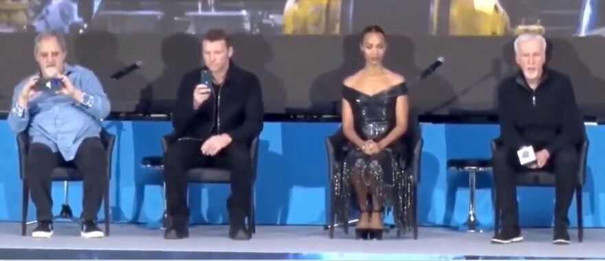 Ακτιβιστές κατηγορούν τον Τζέιμς Κάμερον για τα ακροβατικά με τα δελφίνια στην πρεμιέρα του Avatar 2