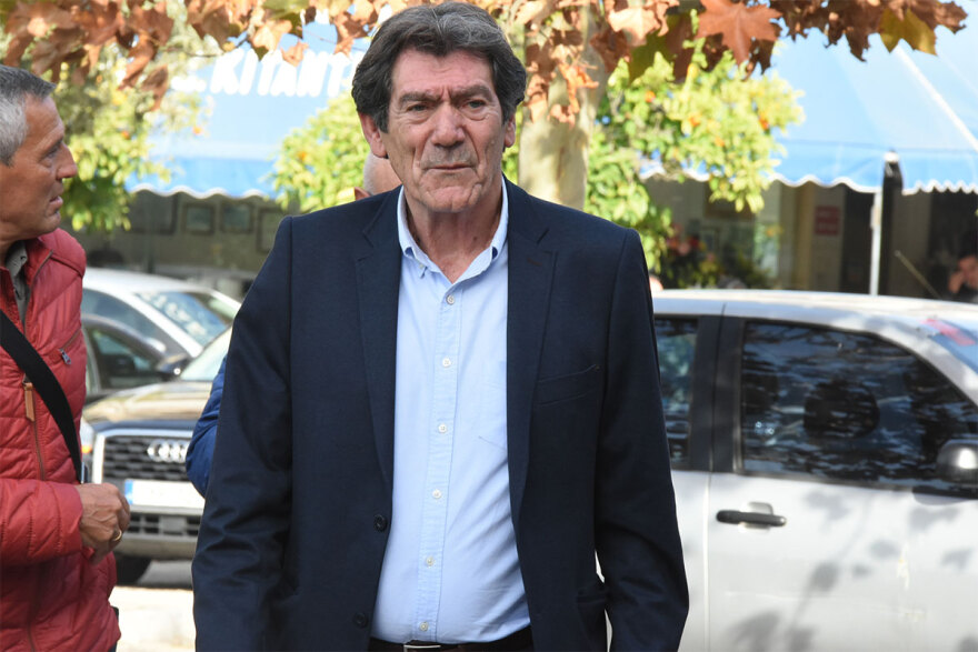 Γιάννης Διακογιάννης: Πλήθος κόσμου στην κηδεία του - «Η φωνή σου θα μείνει ζωντανή»