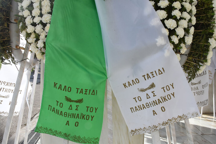 Γιάννης Διακογιάννης: Πλήθος κόσμου στην κηδεία του - «Η φωνή σου θα μείνει ζωντανή»