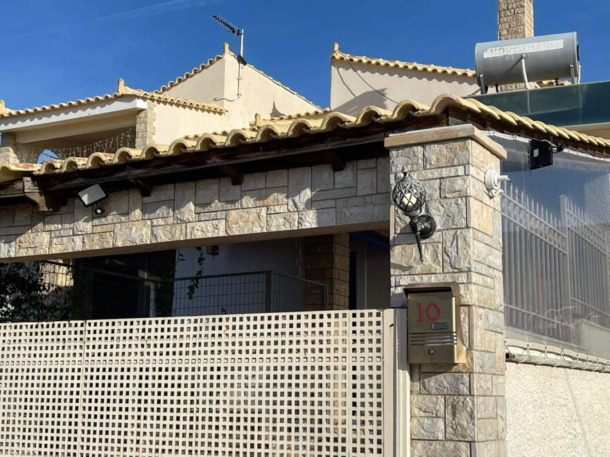 Ληστές μπήκαν σε μονοκατοικία στο Λαγονήσι - Χτύπησαν 46χρονο, άρπαξαν κοσμήματα