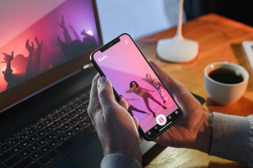 TikTok: Ο αλγόριθμός του μας εθίζει με ισχυρές δόσεις ντοπαμίνης - Πώς έγινε viral και γιατί είναι μία «οικονομία» από μόνο του