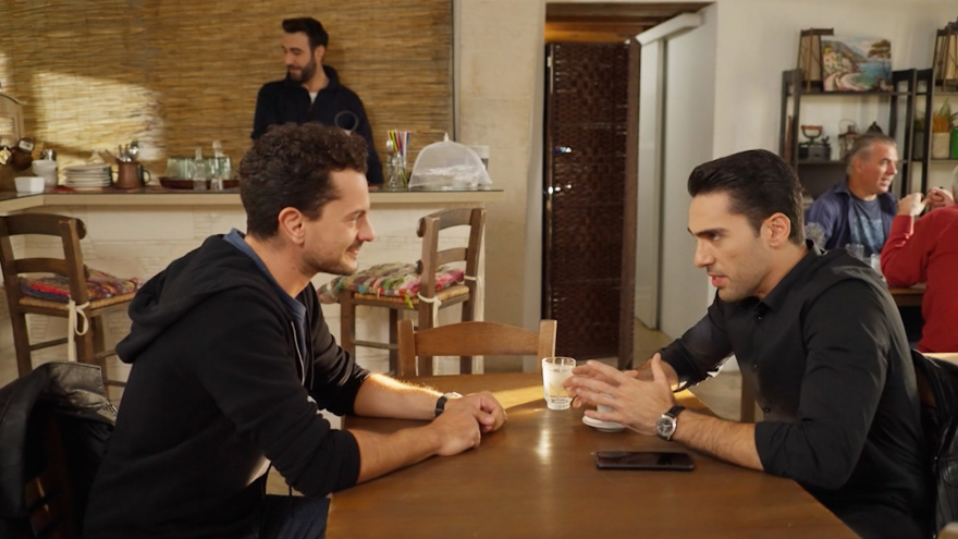 Γη της Ελιάς: Το πάθος της Ιουλίας και του Στάθη είναι ασυγκράτητο