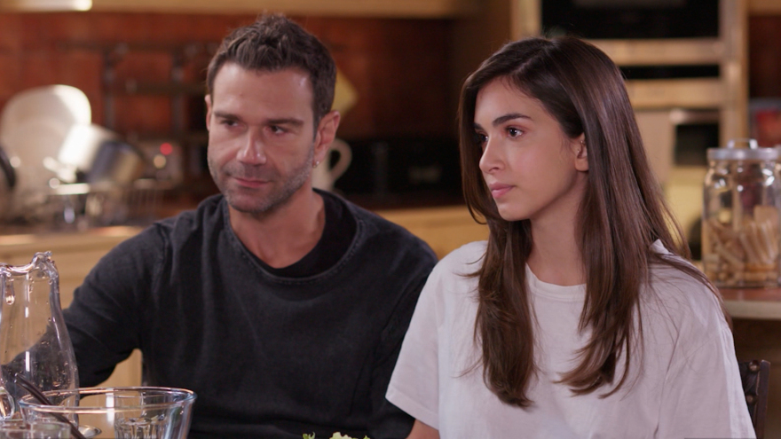 Γη της Ελιάς: Το πάθος της Ιουλίας και του Στάθη είναι ασυγκράτητο