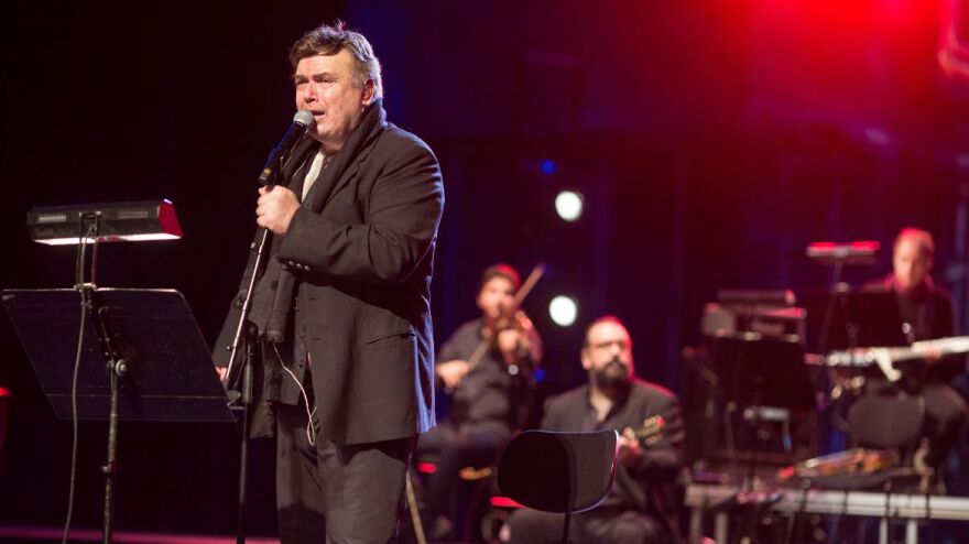 Μανώλης Λιδάκης: «Ήταν μεγάλο λάθος που στο ξεκίνημά μου πήγα στην εταιρεία του Μάτσα»