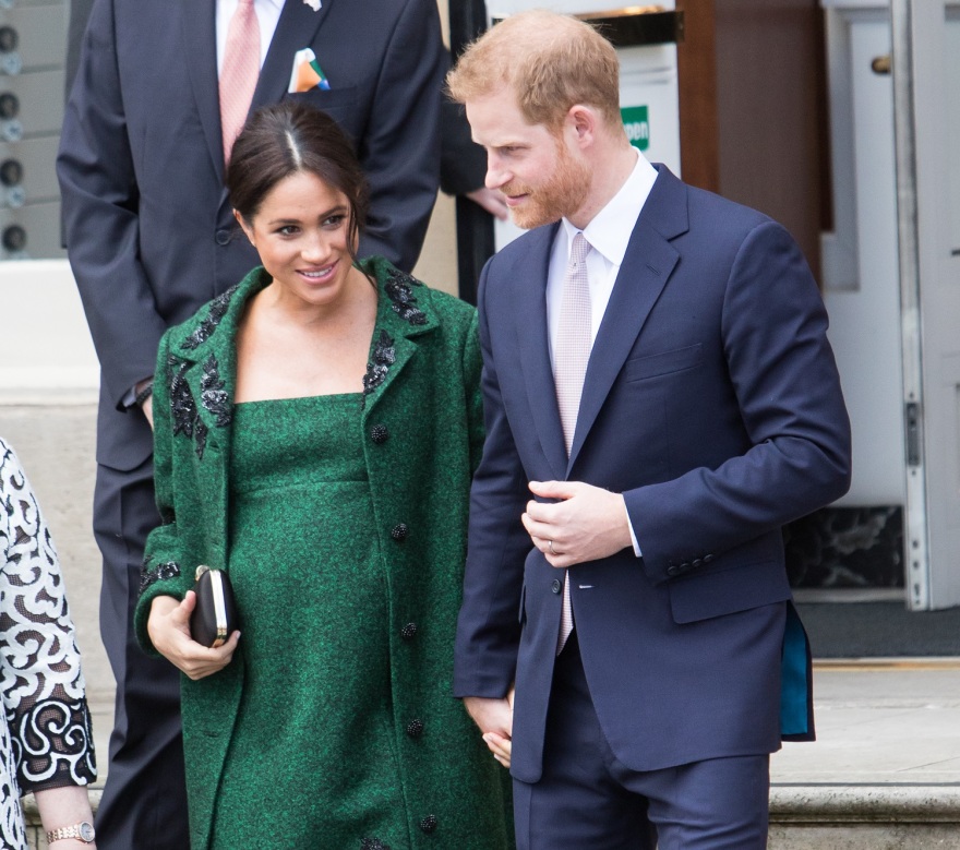 Πρίγκιπας Χάρι και Μέγκαν Μαρκλ ζητούν συνάντηση με τη βασιλική οικογένεια και περιμένουν… συγγνώμη