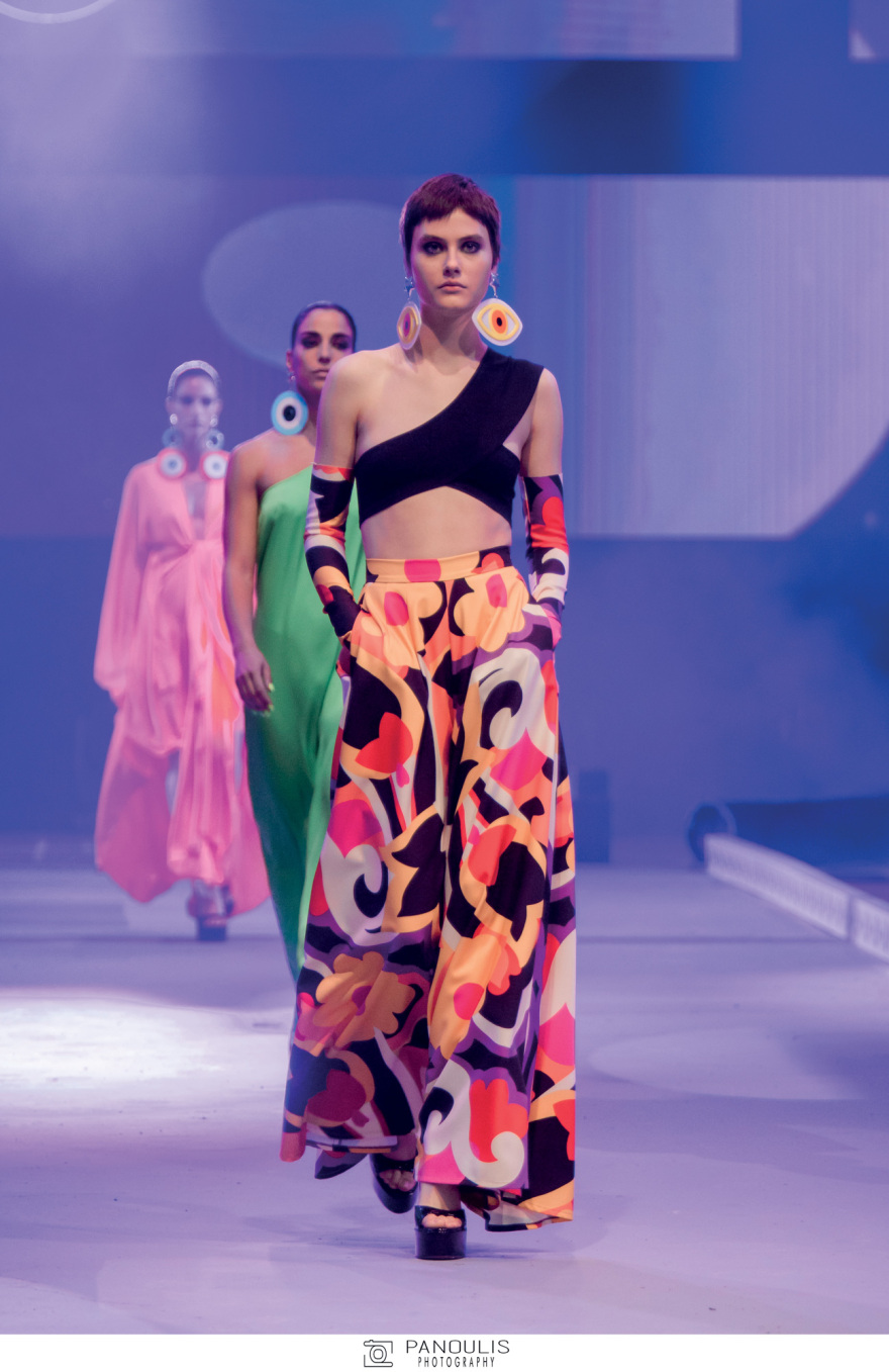 MadWalk 2022 by Serkova: Μόδα, μουσική και χρυσόσκονη