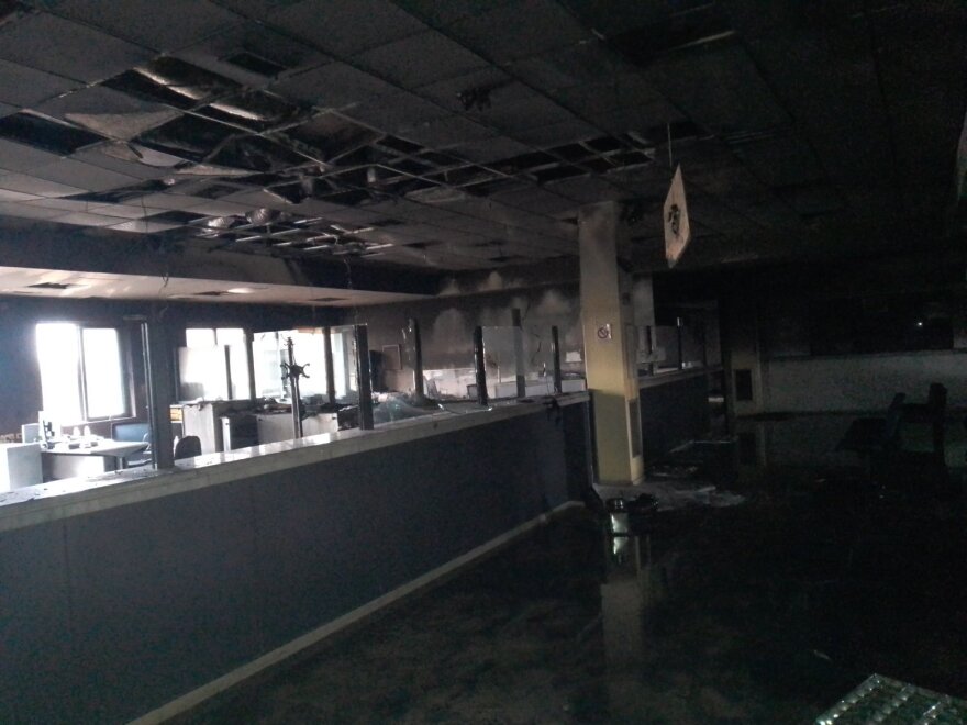 Ζημιές 15.000 ευρώ από τη φωτιά στην εφορία Ηρακλείου 