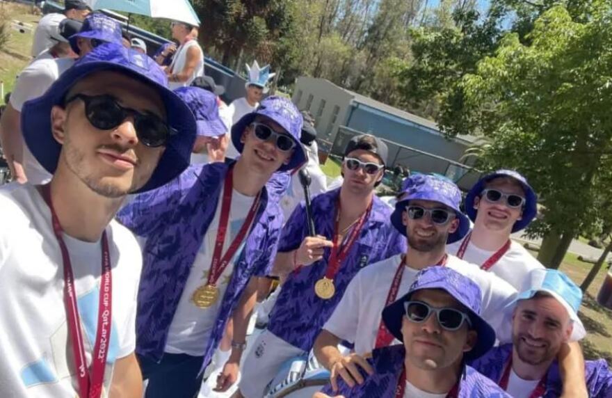 Λιονέλ Μέσι: Η στιγμή που φτάνει στο σπίτι του στο Ροσάριο εν μέσω πανζουρλισμού