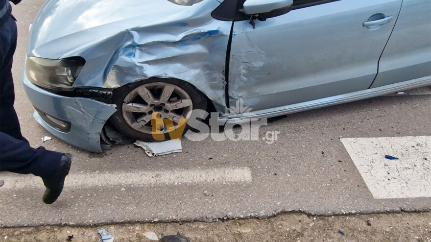 Τροχαίο με τουμπαρισμένο περιπολικό στη Λαμία - Δείτε φωτογραφίες