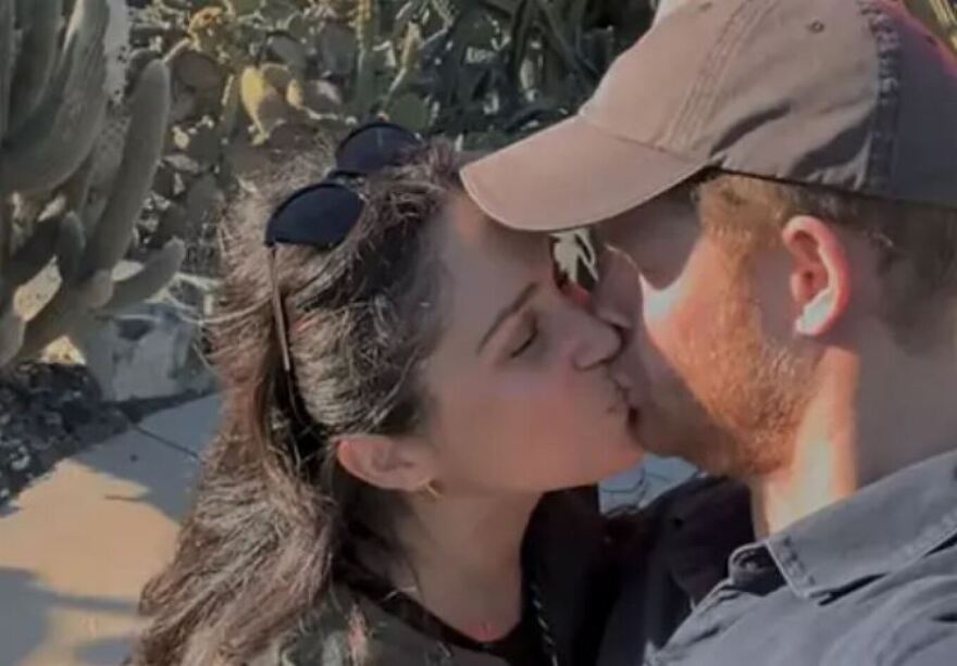 Η ανάρτηση που έβαλε «φωτιές»: Το παλάτι τα έβαλε με τη Μέγκαν για να καλύψει την ερωμένη του Ουίλιαμ