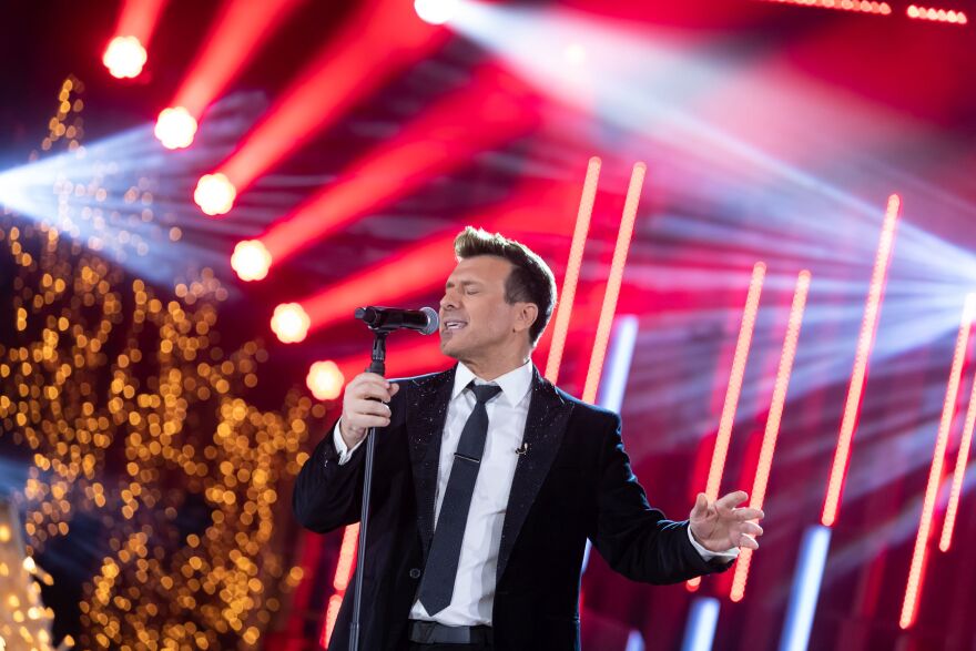 Σπίτι με το MEGA: Ρεβεγιόν Χριστουγέννων με την Πάολα και τον Γιάννη Πλούταρχο