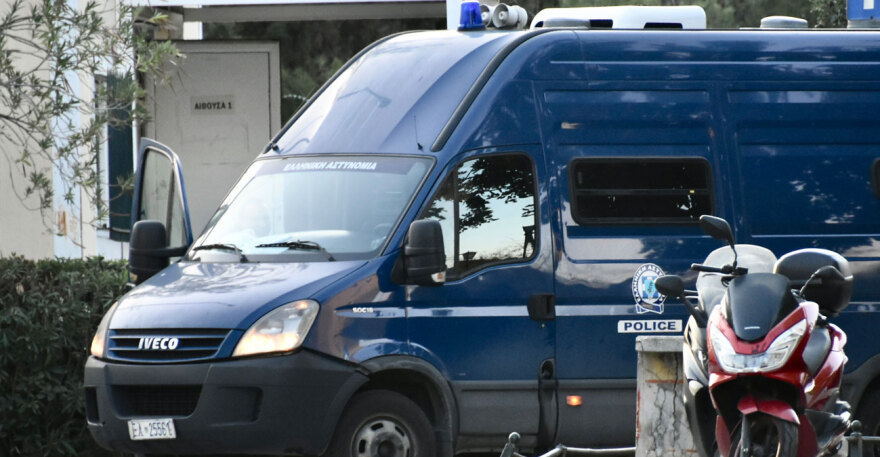 Στην Ευελπίδων η Πισπιρίγκου - Απολογείται για τους θανάτους της Μαλένας και της Ίριδας