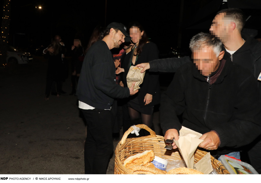 Τζέιμς Φράνκο: Διασκέδασε σε νυχτερινό κέντρο της Αθήνας με τη σύντροφό του - Δείτε φωτογραφίες