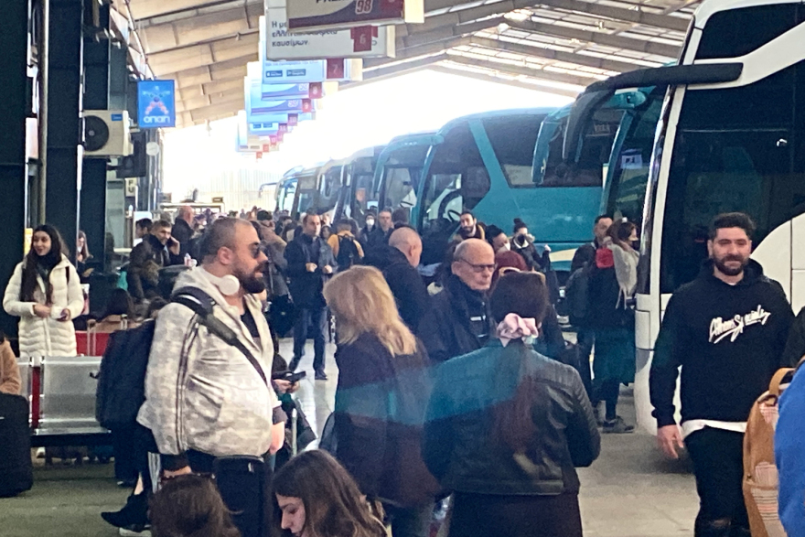 Χριστουγεννιάτικη έξοδος: Όπου φύγει - φύγει ο Αθηναίοι, πλημμυρίζει ο Κηφισός