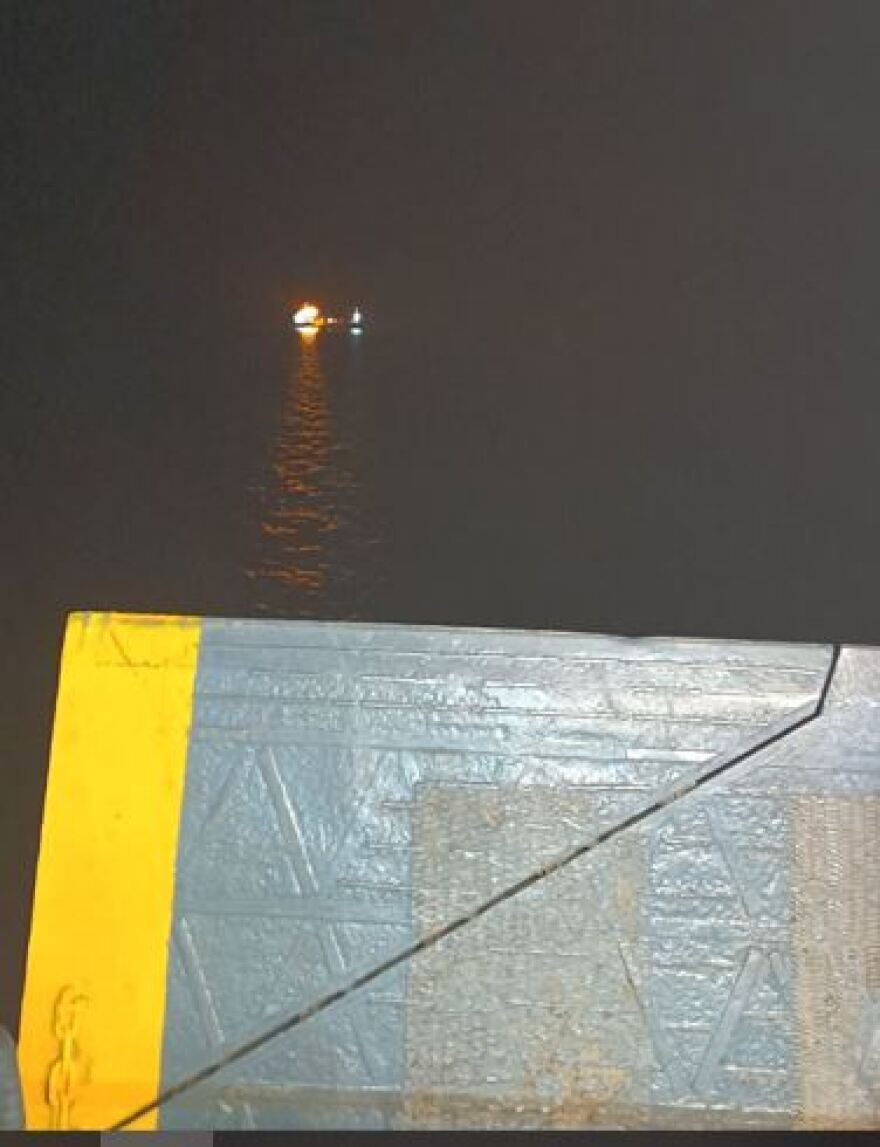 Ψαρά: Σε εξέλιξη επιχείρηση έρευνας και διάσωσης για κρατούμενο που έπεσε στη θάλασσα από πλοίο