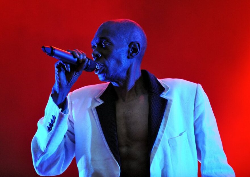 Maxi Jazz: Insomnia, God is a DJ, We Come 1 - Τα μεγαλύτερα hit του τραγουδιστή των Faithless που πέθανε ξαφνικά στον ύπνο του